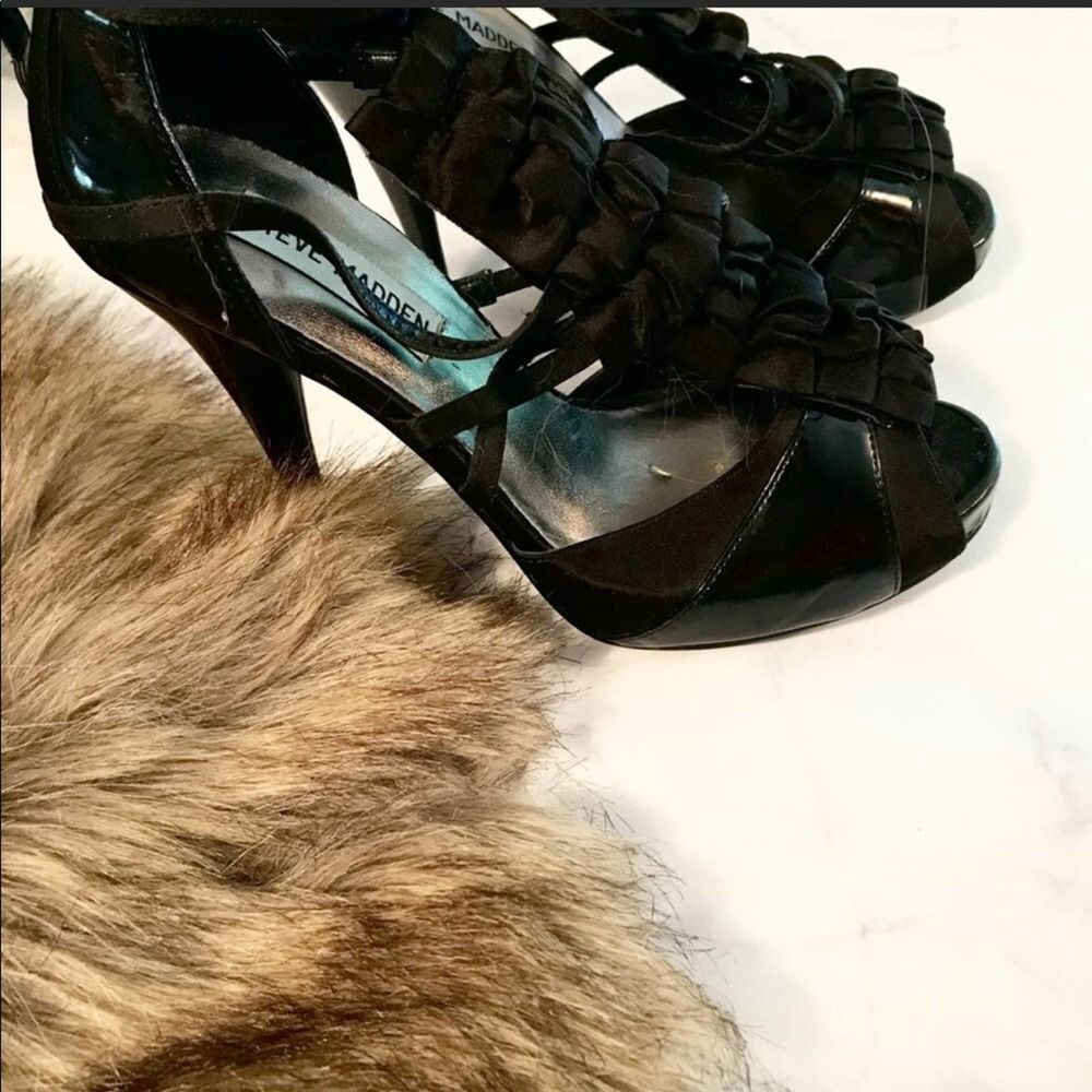 STEVE Madden DISCONTINUED⚡️Strappy Ruffle Heels - Picture 2 of 4